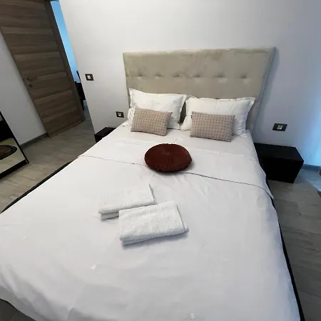 Alezzi Beach - Sea View Apartment *
