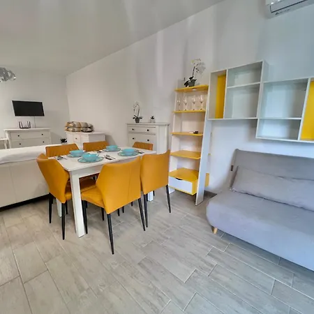 Alezzi Beach - Sea View Apartment *