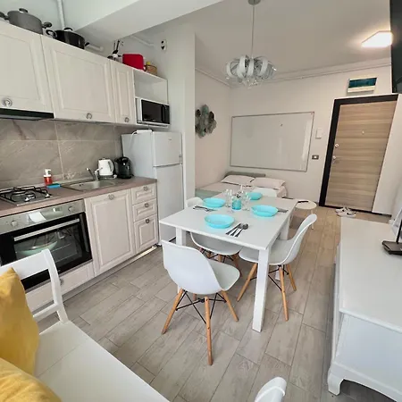 Apartment Alezzi - Sea View