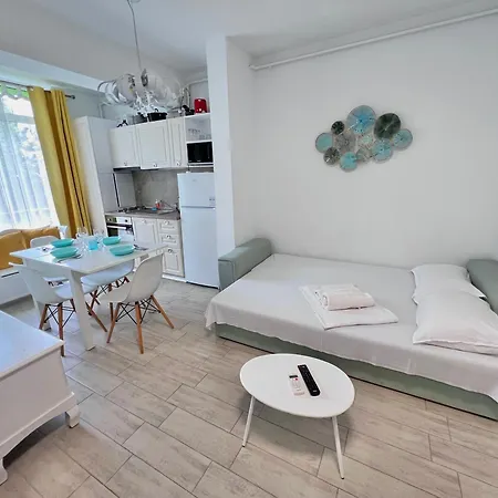 Alezzi Beach - Sea View Apartment