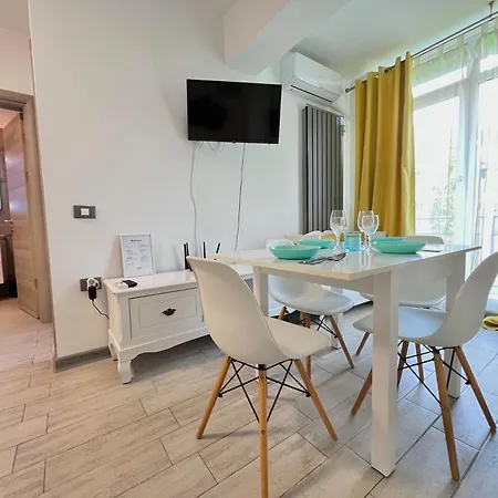 Alezzi Beach - Sea View Apartment Navodari