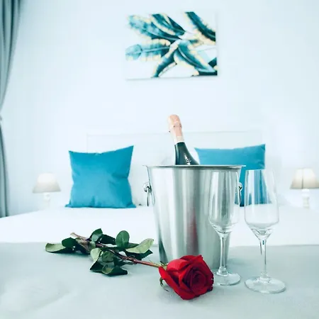 Alezzi - Sea View Apartment
