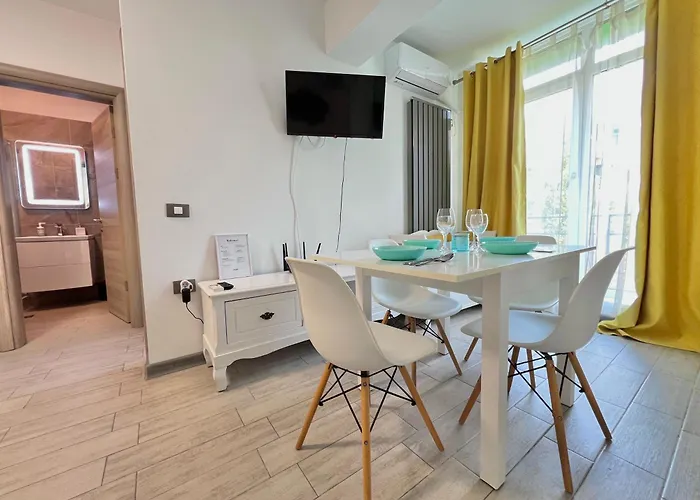 Alezzi - Sea View Apartman Năvodari
