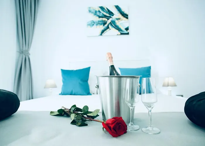 Alezzi - Sea View Apartman